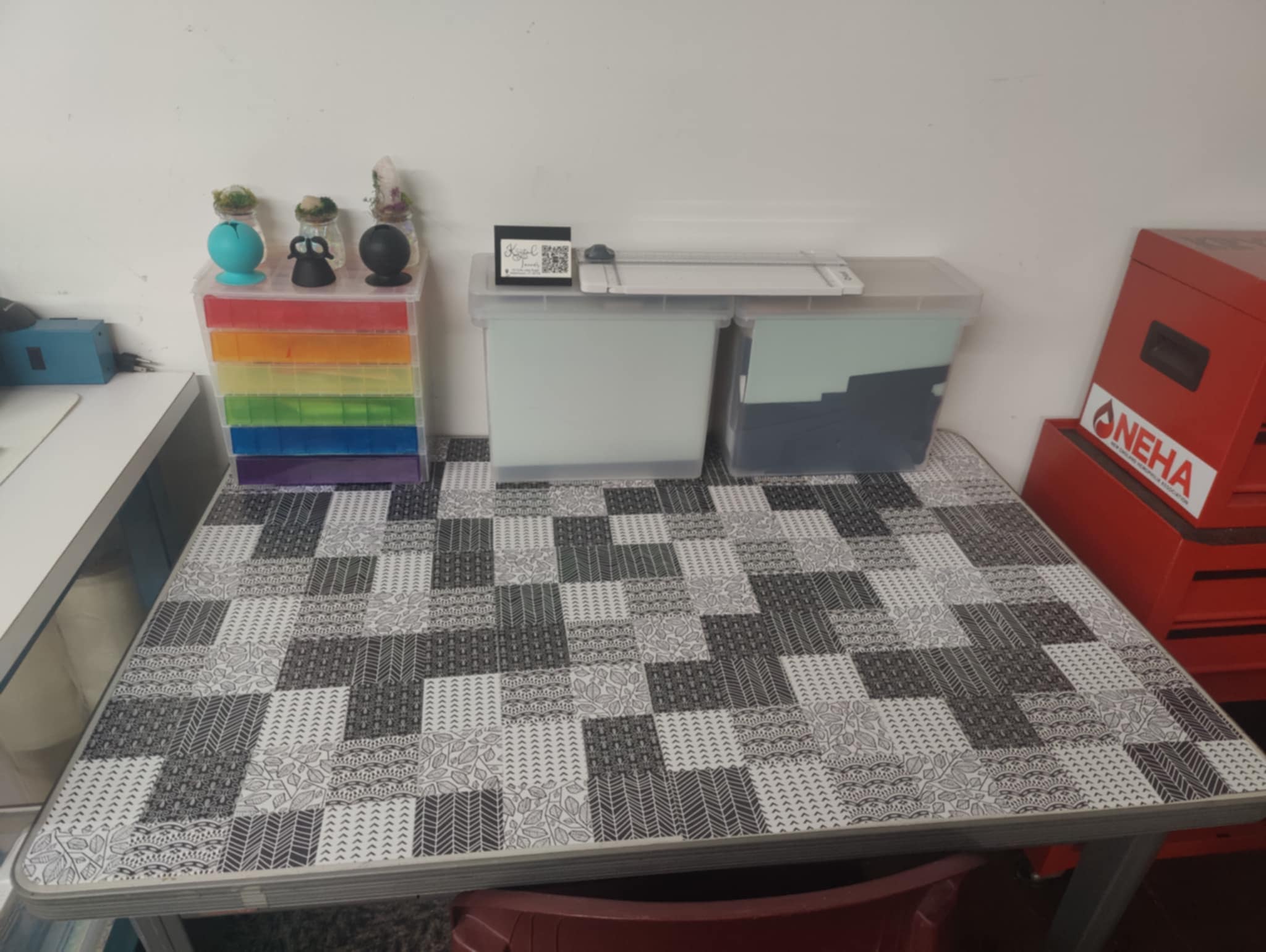 The new and improved Cricut and Sewing area.